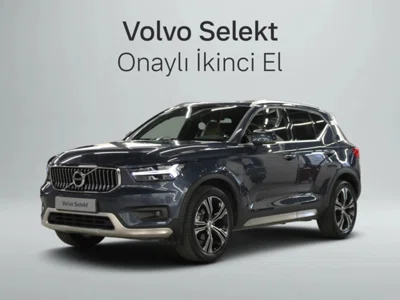 2021 VOLVO XC40