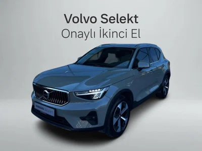 2023 VOLVO XC40