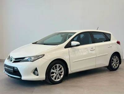 2013 TOYOTA AURIS