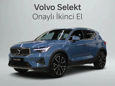 2022 VOLVO XC40