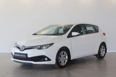 2017 TOYOTA AURIS
