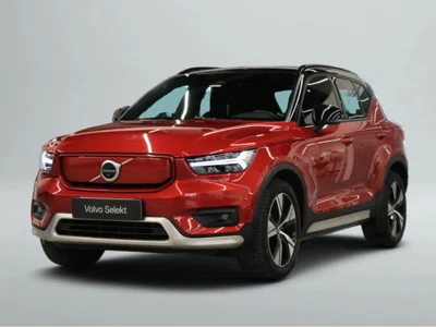 2022 VOLVO XC40