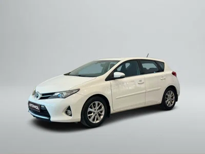 2013 TOYOTA AURIS